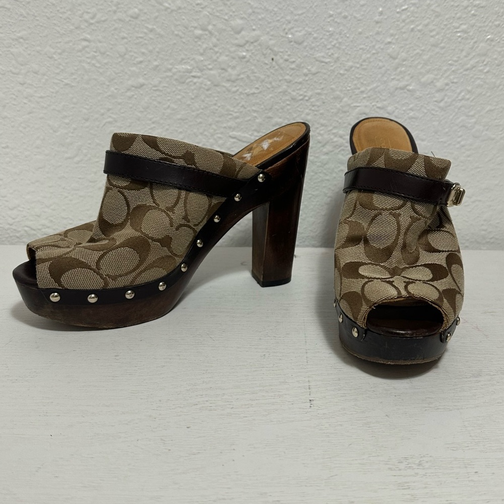 Coach Jodi Tan Signature Canvas Peep-Toe Clog Heels with Gold Buckle y2k vintage - Picture 8 of 12
